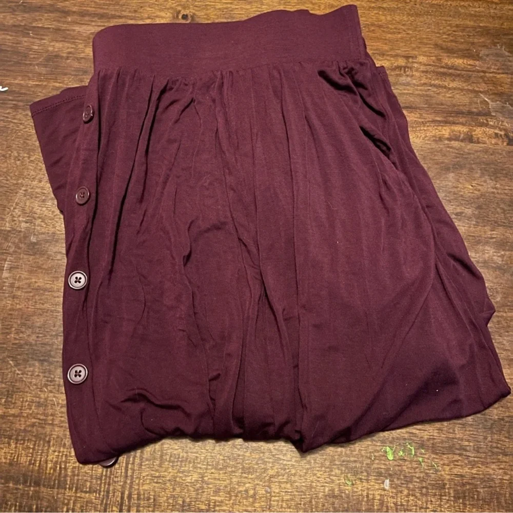 Torrid Midi Super Soft Button-Front
Burgundy Purple Wine Maroon Skirt 2X - Picture 5 of 5
